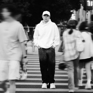 王秋儿蕾丝三角裤跳钢管舞
